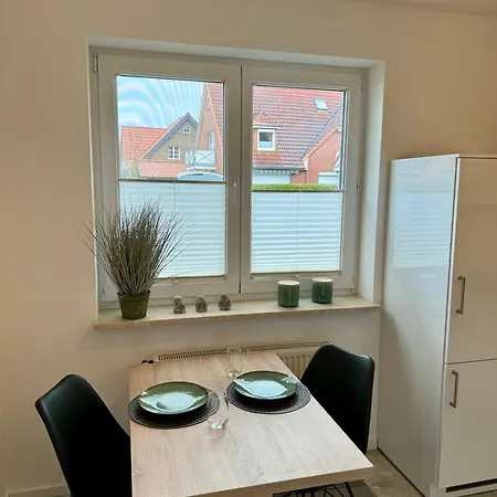 Luettje Huus Frieda Mit Strandkorb Am Von Mai Bis September Apartment Cuxhaven